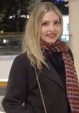 لا صَاحِبَ إلّا الشِّعر