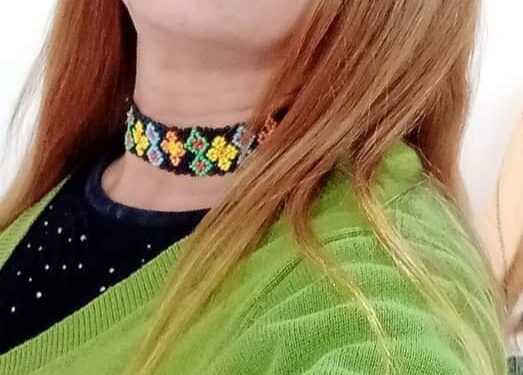 فَمَكَ الطِفلُ يَقُولُ …