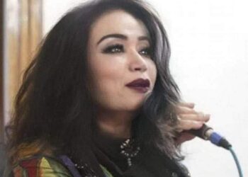 : “شاعر وقصيدة”