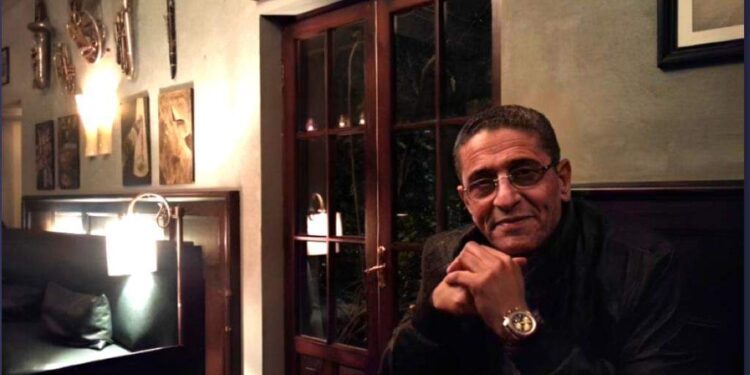 أَنا كلما نَسِيَ الـمكانُ ملامـحي