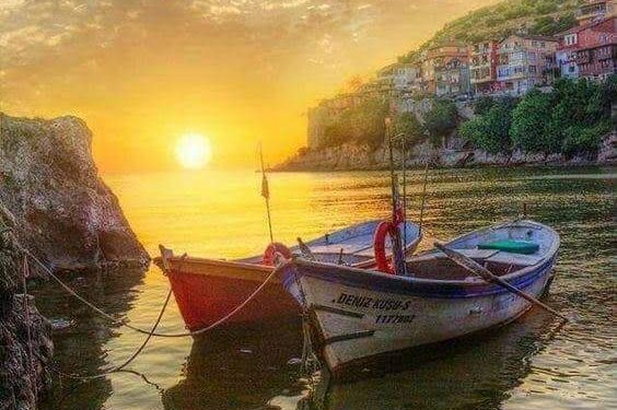 ياشمْسِنا المَدْفُـونة في تلْـج المَنافي :