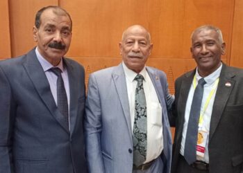 نقيب المعلمين يكرم أعضاء النقابة الفرعية بمحافظة الأقصر