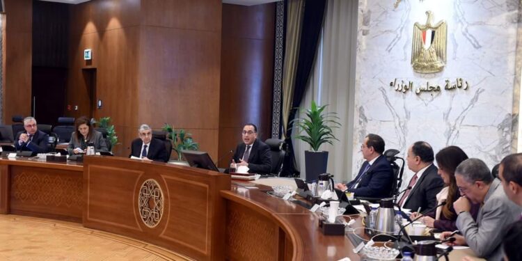 الحكومة توافق على عودة العمل بالتوقيت الصيفى لترشيد إستهلاك الطاقة