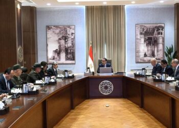 رئيس الوزراء يراجع مع وزير الإسكان تحصيل مستحقات الدولة