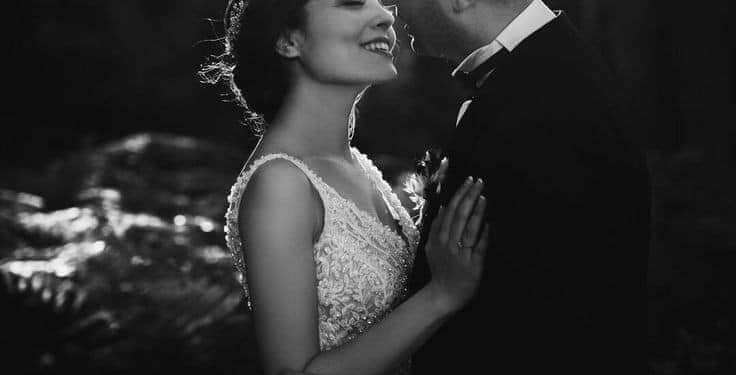 أحبُّكَ موجاً ينادمُ بحرا …