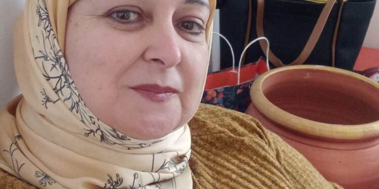 قبلات على شفاه جامدة …