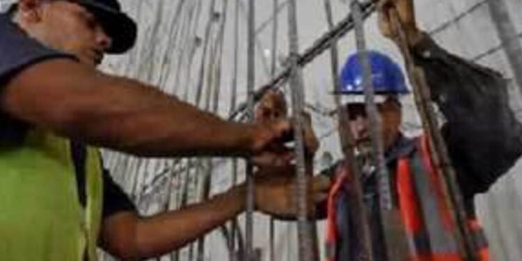 أسعار الحديد والأسمنت اليوم الثلاثاء 14 مارس 2023 بالأسواق