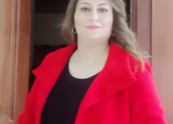 مجنونة على أرض الآخرين …