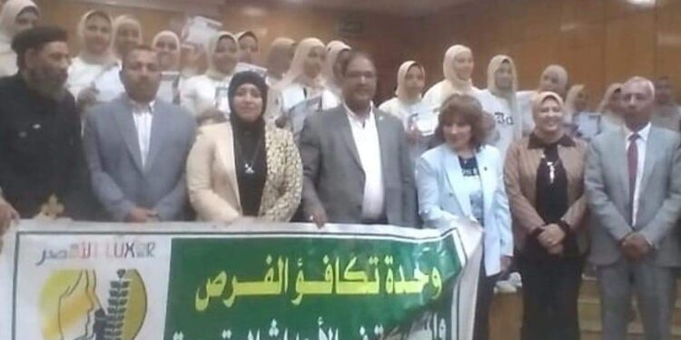 محافظ الأقصر يشهد احتفالية تكريم الأمهات المثاليات