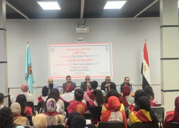 ندوة لأسرة طلاب من أجل مصر في كلية الفنون الجميلة بجامعة الأقصر