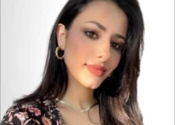 بِـخِـفّـةِ الـغُـرَبـاء …