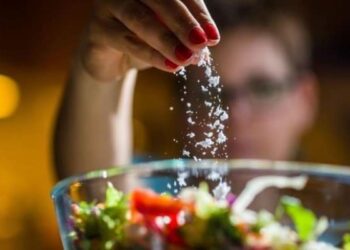 تقليل كمية الملح قد يزيد من خطر الموت المبكر