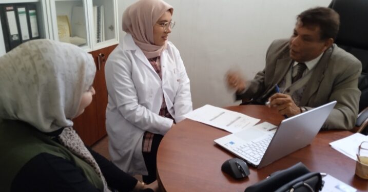 امتحانات السنة الرابعة كلية الطب البشري بداخل مستشفي بنغازي التعليمي لطب وجراحة العيون