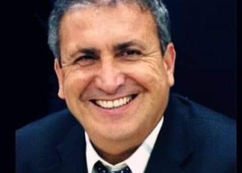 في المقهى …  بقلم  محمد الغزي