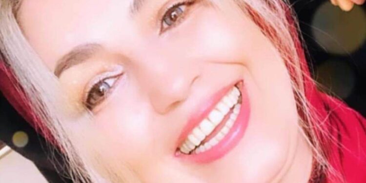 القصيدة : وفاء الحمري