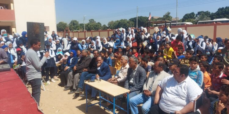 أغاني الفلكلور الصعيدي الشعبي في فعاليات “حياة كريمة” في أرمنت