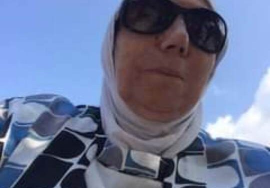 أُمّى وقد رُسمتْ بالبال طلّتُها …