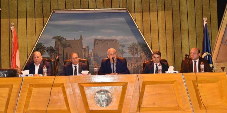 محافظ الأقصر يشهد مراسم إجراء القرعة العلنية للحج للعام الحالى