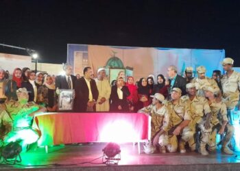 برعاية وزيرة الثقافة ومحافظ أسوان بدء العرض المسرحى “موال البلاد والليل”