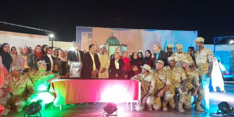 برعاية وزيرة الثقافة ومحافظ أسوان بدء العرض المسرحى “موال البلاد والليل”