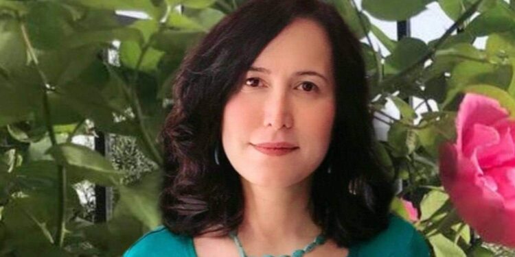 وتر الكلام ….. تراب هجين …!