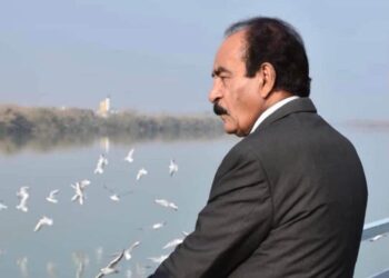 وَطَــنٌ لِلْـبَـيْـع  …