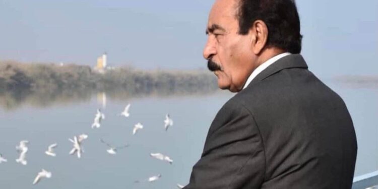 وَطَــنٌ لِلْـبَـيْـع  …