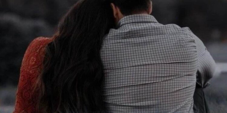 حلمٌ مُهشمٌ …