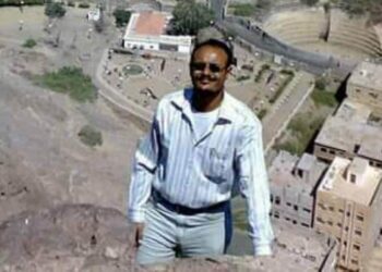 الفرح  بكل الألوان