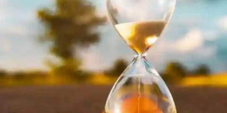 بـيـنـي وبـيـنـك …