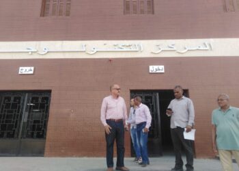 العميد عادل شرشر يتابع أعمال مشروعات حياة كريمة بأرمنت.