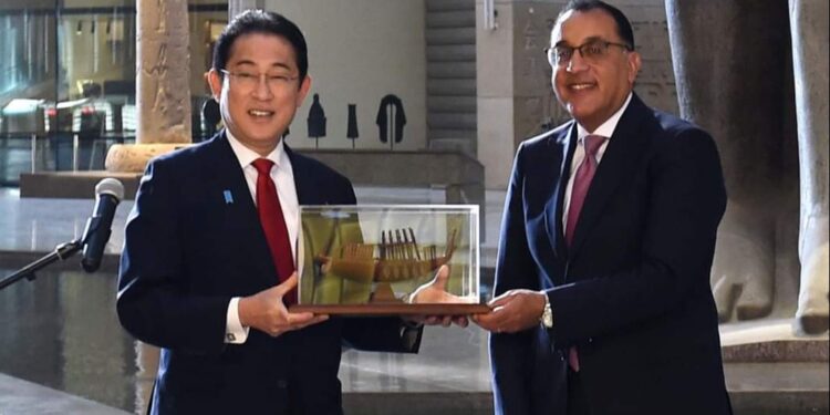 رئيس الوزراء يستقبل نظيره الياباني في المتحف المصري الكبير