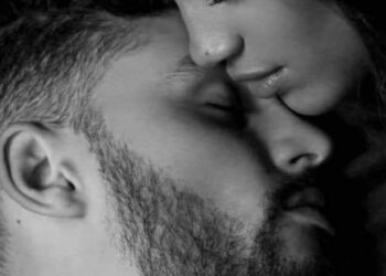 أيها الساكنْ فى الندى …