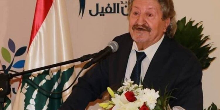 صَوتُكِ وَالماءُ  وَأَنَا …