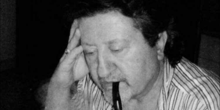 إِمرَأَةٌ تَجِيءُ وَلَا تَجِيءُ