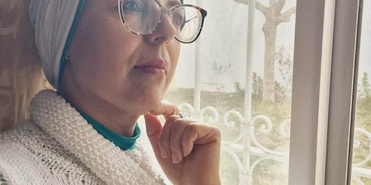 مذ عرفتك وأنا في سفر طويل