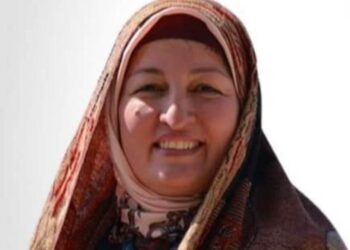 اقفُ على نقطة ضوءٍ …