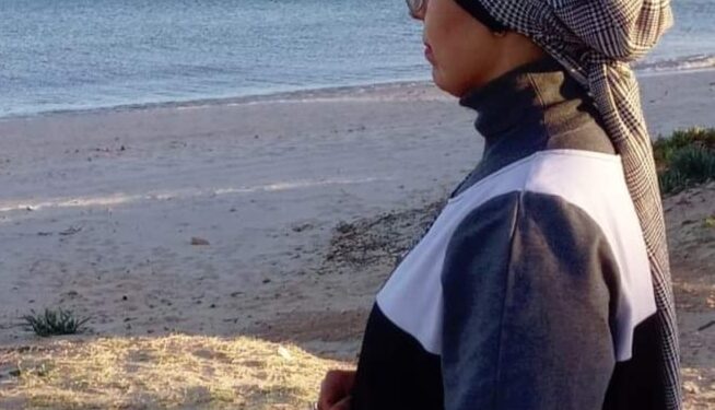 يرصدون إبتسامتى الشاحبة …