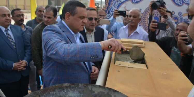 وزير التنمية المحلية يضع حجر أساس مركز خدمات مصر بالعريش