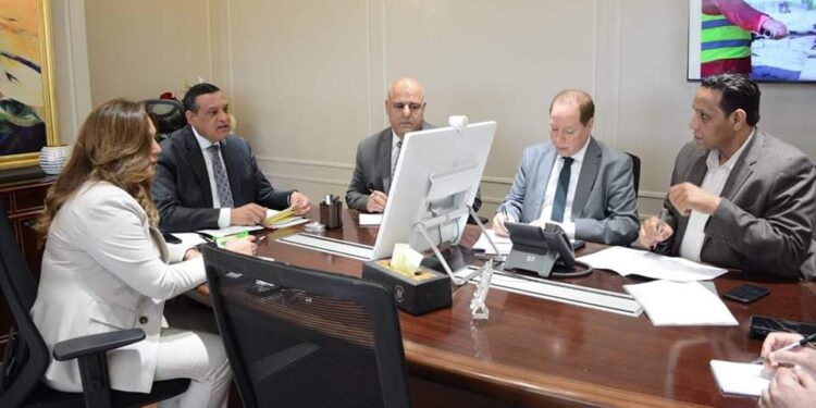 وزير التنمية المحلية….يتابع مع المحافظين موقف توريد القمح