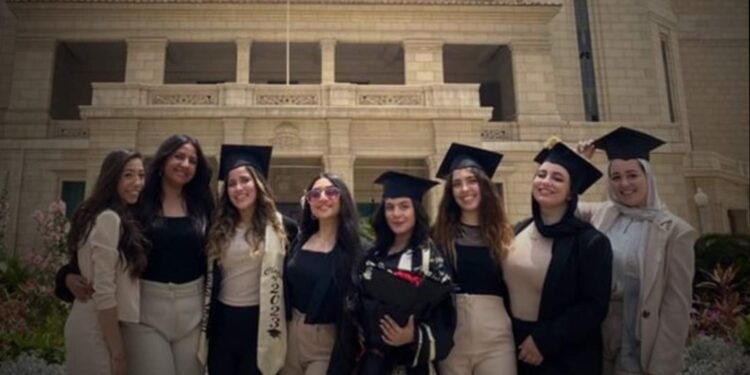 8بنات ترجموا  محتويات متحف الحضارة بالصوت وبرايل للمكفوفين…