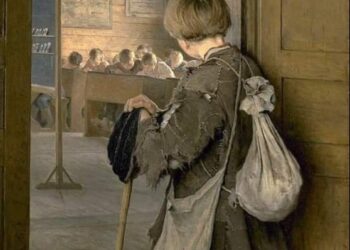 عند باب المدرسة