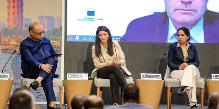 وزيرة التعاون الدولي تُشارك في جلسة نقاشية