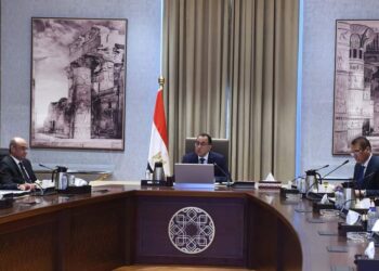 رئيس الوزراء يترأس اجتماع اللجنة الرئيسية لتقنين أوضاع الكنائس