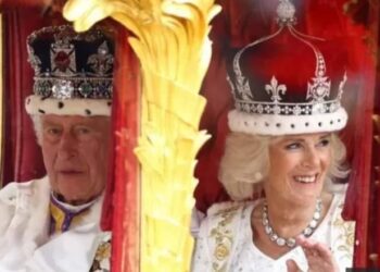 الملك تشارلز الثالث في حفل تتويج تاريخي