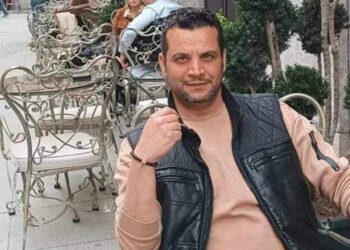 أيا امرأة نثرتني بعينيها على الشرفات …