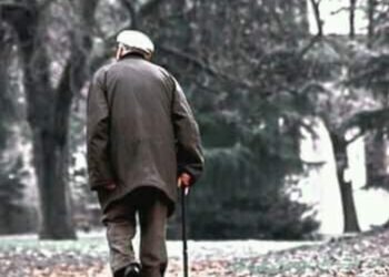 وحيدون   تماما كما نحلم  …