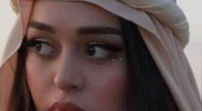 مالي أرىٰ اليأسَ في عَينَيكَ مُرتسِما