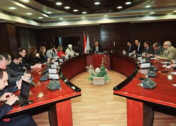 خلال لقاء وزير النقل مع نائب رئيس بنك الاستثمار الأوروبي EIB