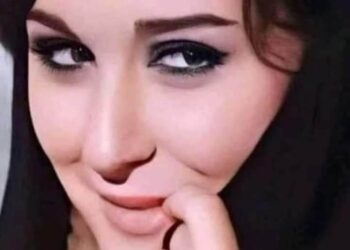 وراودها ذاك الذي  في قلبها